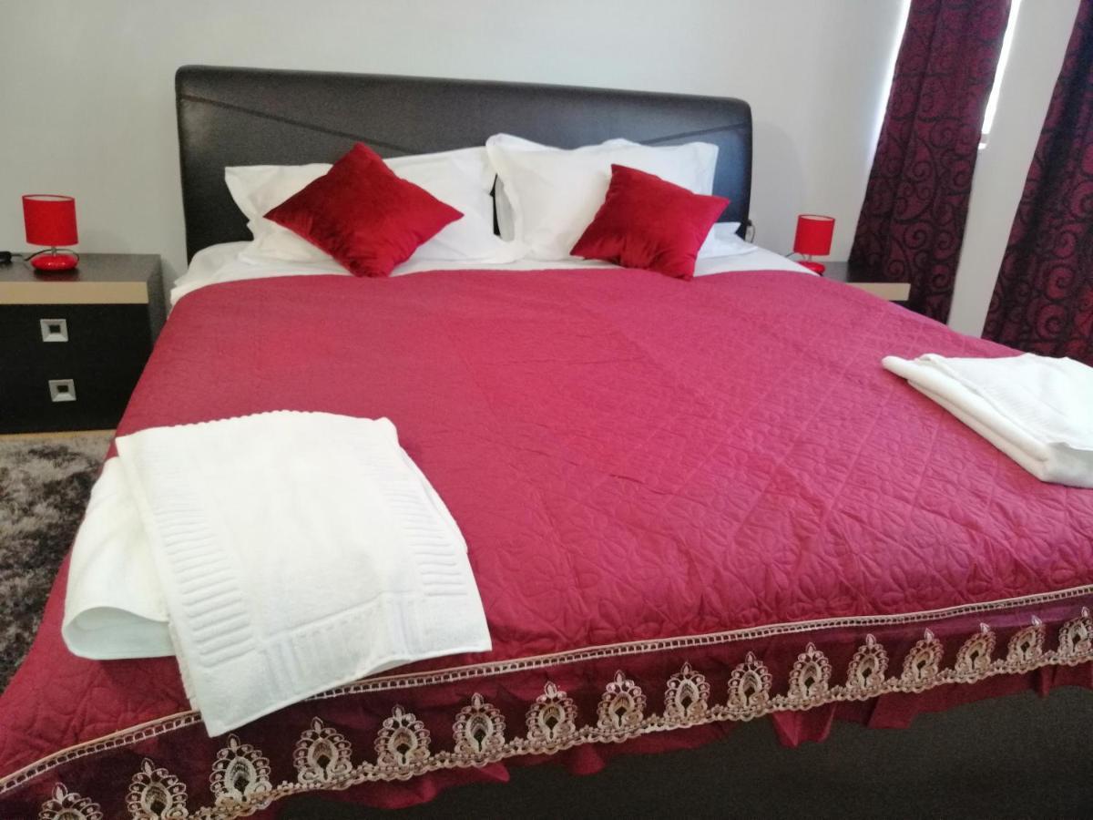 Hotel Casa Gabi'S à Orşova Extérieur photo